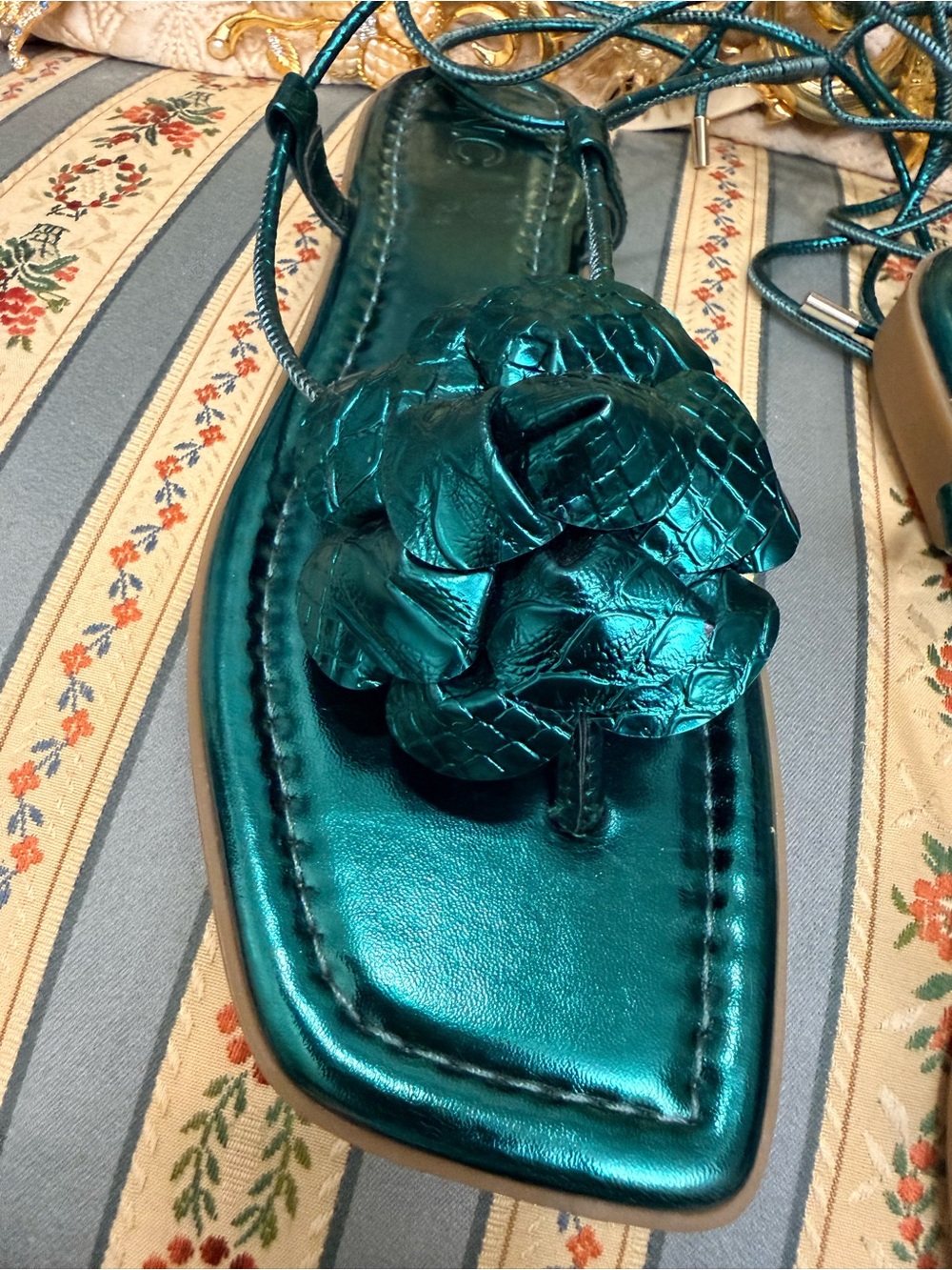 Metallic Faux Leather Emerald Green Gladiator Lace‑Up Sandals Size 8 - Picture 4 of 6